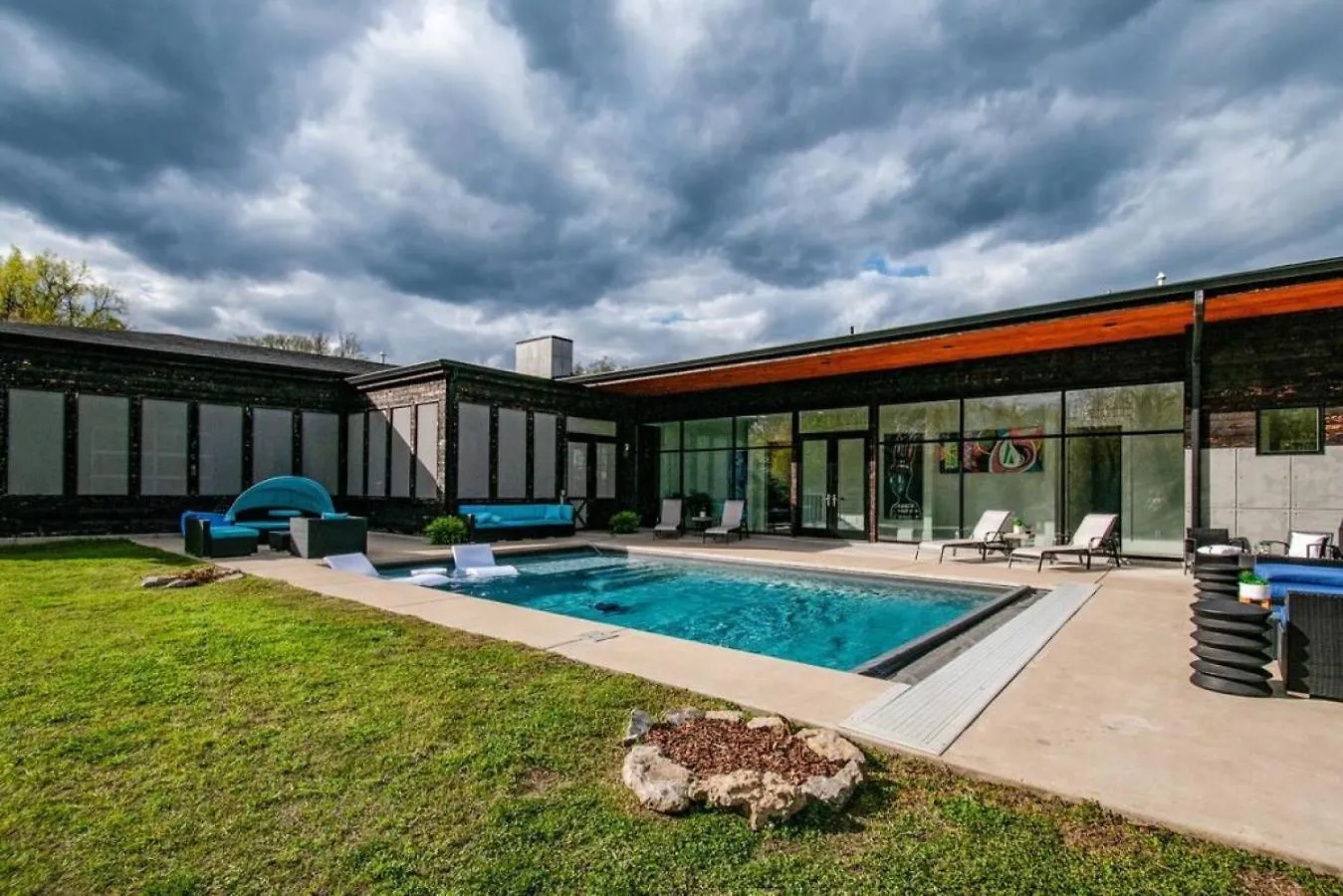 Unique Modern Ranch W Year Round Pool And Hot Tub Villa Nashville United States