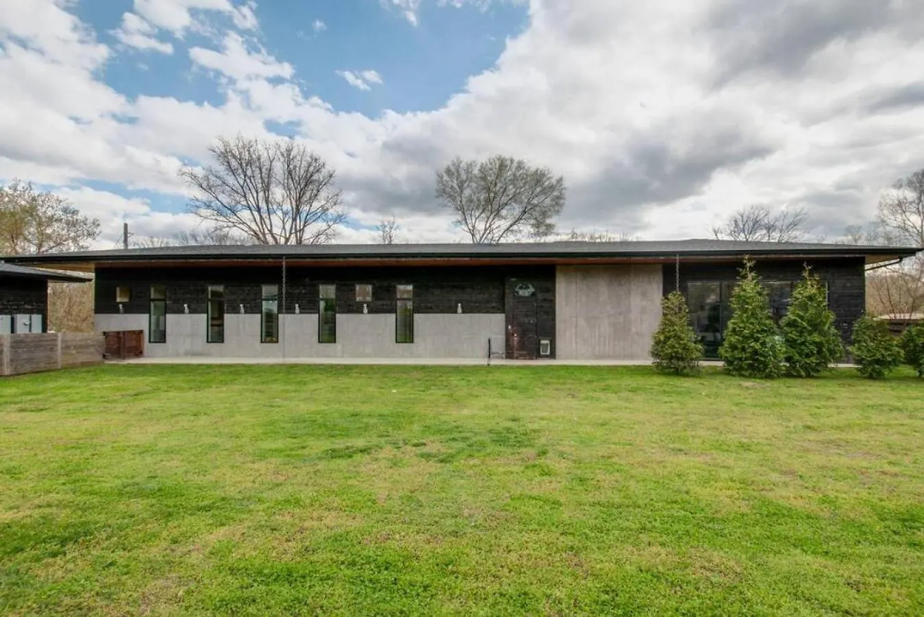 Holiday home Unique Modern Ranch W Year Round Pool And Hot Tub Villa Nashville United States